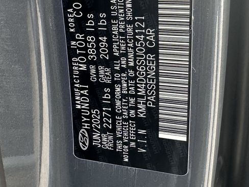 Used 2025 Hyundai Elantra Sport FWD image 34