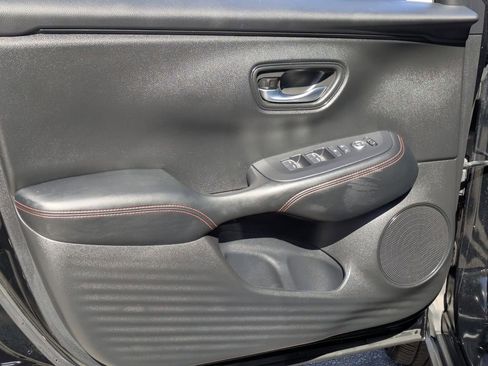 Used 2025 Honda HR-V Sport image 11