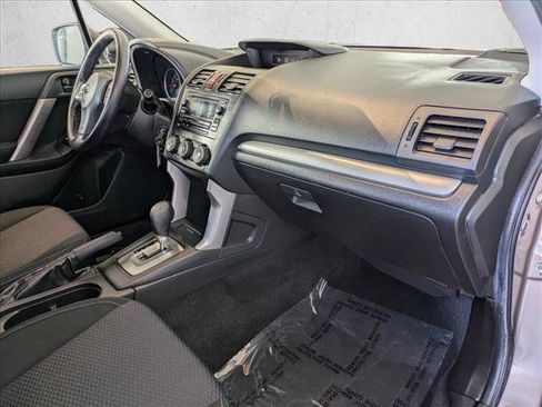 Used 2014 Subaru Forester 2.5i AWD/4WD image 19
