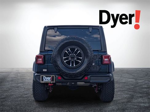 Used 2025 Jeep Wrangler Unlimited Rubicon w/ XTREMEE 35" Tire Package image 5