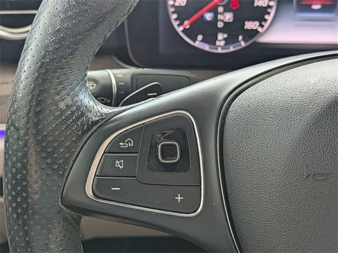 Used 2018 Mercedes-Benz E 400 4MATIC Sedan image 25
