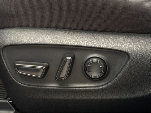Used 2025 Toyota RAV4 XLE w/ Convenience Package FWD image 29