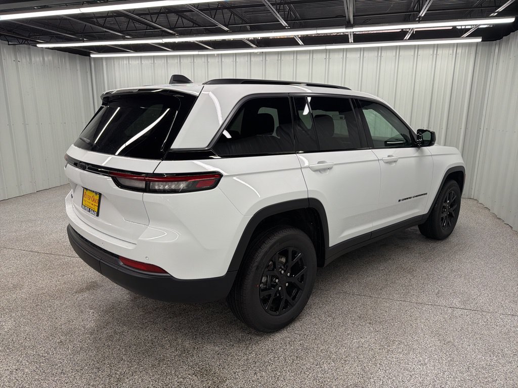 New 2026 Jeep Grand Cherokee Altitude AWD/4WD image 6