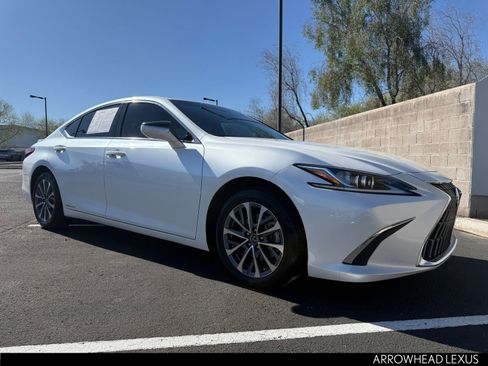 Used 2022 Lexus ES 300h w/ Accessory Package image 8