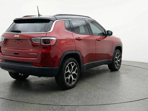 Used 2025 Jeep Compass Limited image 9