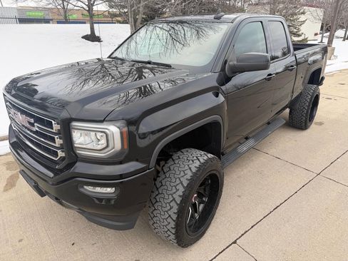 Used 2017 GMC Sierra 1500 Base 4x4 4dr Double Cab 6.5 ft image 3