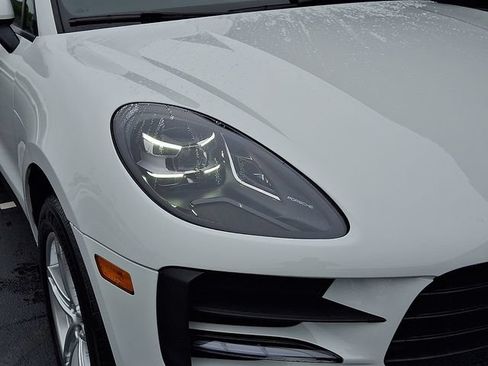 Certified 2020 Porsche Macan AWD/4WD image 11