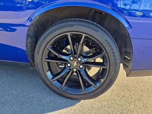 Used 2018 Dodge Challenger SXT w/ Blacktop Package image 8