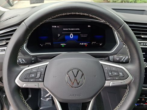 Used 2023 Volkswagen Tiguan SE AWD/4WD image 20