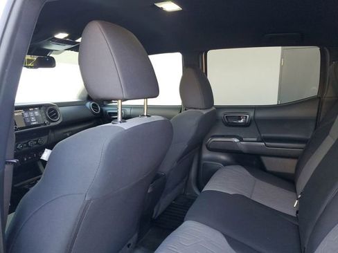 Used 2020 Toyota Tacoma TRD Sport image 11