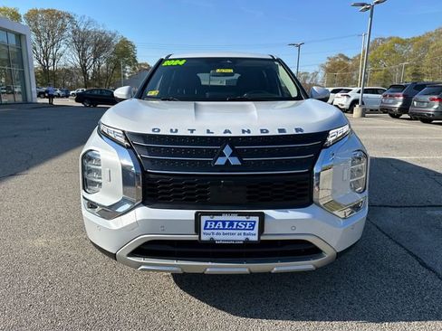 Used 2024 Mitsubishi Outlander SE AWD/4WD image 2