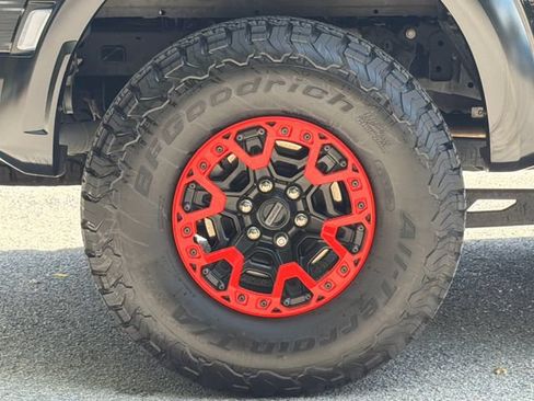 Certified 2025 Ford F150 Raptor w/ Equipment Group 803A Raptor R AWD/4WD image 9