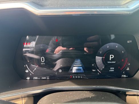 Used 2026 GMC Canyon Denali AWD/4WD image 2