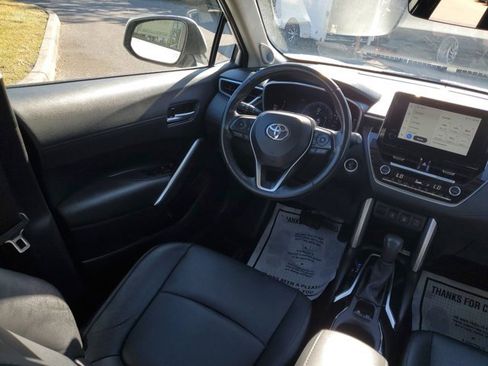 Used 2023 Toyota Corolla Cross XLE image 22
