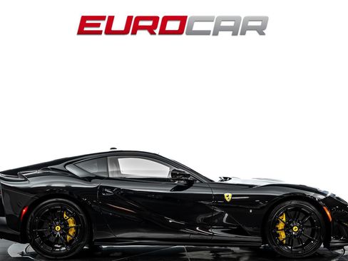 Used 2020 Ferrari 812 Superfast RWD image 6