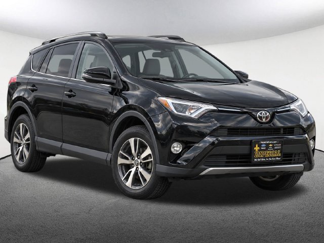 Used 2018 Toyota RAV4 XLE AWD/4WD image 2