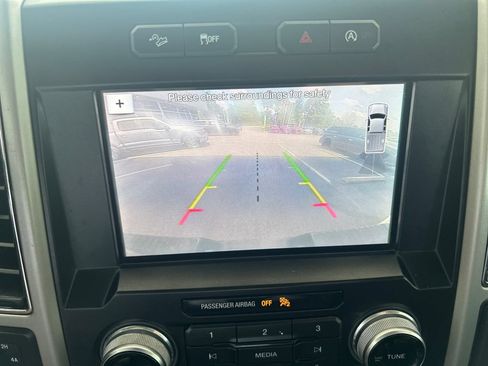 Used 2019 Ford F150 Lariat w/ Equipment Group 502A Luxury AWD/4WD image 25