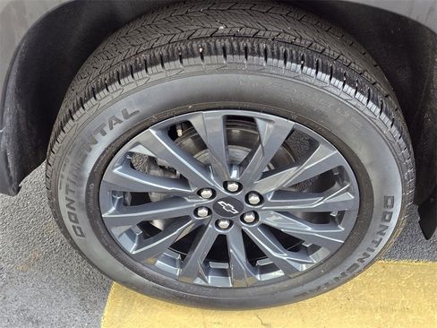 Used 2022 Chevrolet Traverse RS image 13