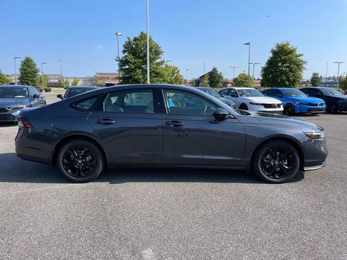 New 2025 Honda Accord SE image 2