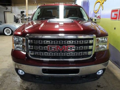Used 2014 GMC Sierra 3500 SLE w/ SLE Preferred Package AWD/4WD image 2