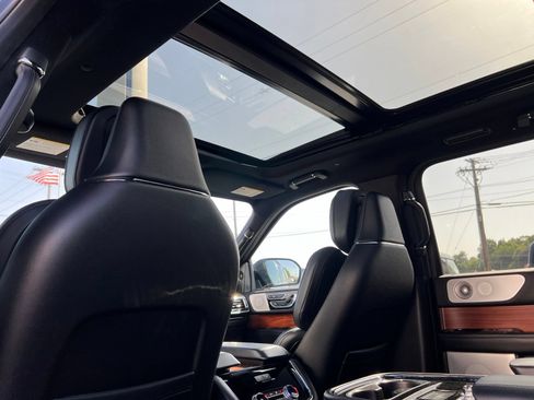 Used 2019 Lincoln Navigator L Reserve AWD/4WD image 39