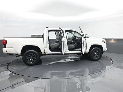 Used 2022 Toyota Tacoma SR5 w/ Technology Package AWD/4WD image 26