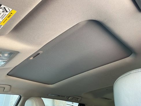 Used 2016 Toyota Highlander XLE image 28