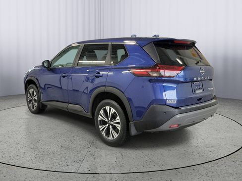 Used 2022 Nissan Rogue SV AWD/4WD image 3