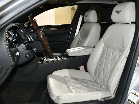 Used 2008 Bentley Flying Spur Flying Spur image 7