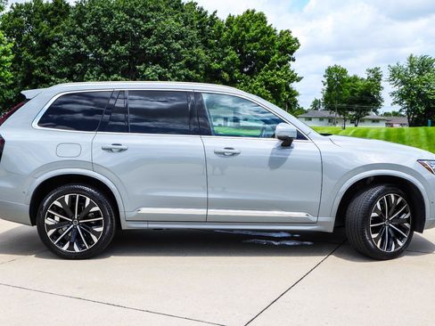Used 2025 Volvo XC90 B5 Plus AWD/4WD image 5