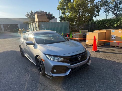 Used 2018 Honda Civic Sport image 2