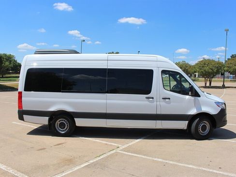 Used 2025 Mercedes-Benz Sprinter 2500 image 5