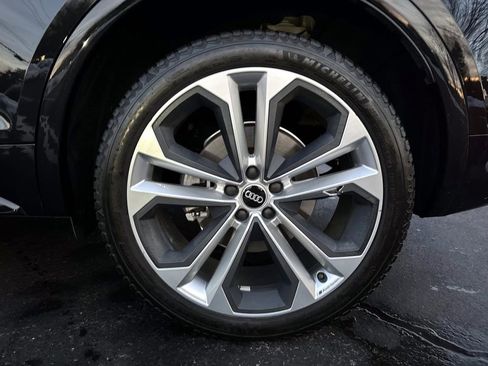 Used 2023 Audi Q5 2.0T Premium Plus w/ Premium Plus Package image 9