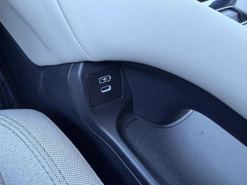 Used 2025 Honda HR-V LX image 26