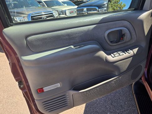 Used 1997 Chevrolet Tahoe 4WD w/ Skid Plate Pkg image 15