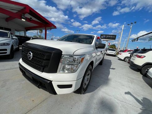 Used 2022 Nissan Titan S RWD image 2