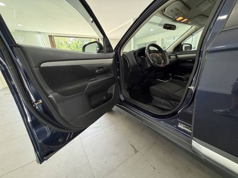 Used 2018 Mitsubishi Outlander SEL AWD/4WD image 24