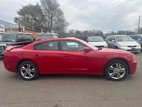 Used 2012 Dodge Charger SXT image 4