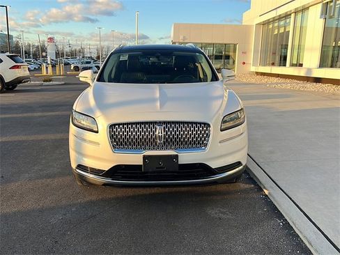 Used 2022 Lincoln Nautilus Reserve w/ Equipment Group 201A image 3
