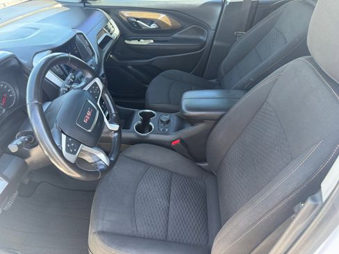 Used 2020 GMC Terrain SLE w/ Driver Convenience Package image 11