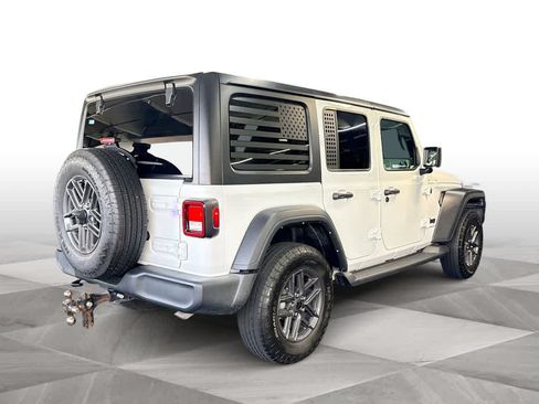 Used 2024 Jeep Wrangler Unlimited Sport AWD/4WD image 8