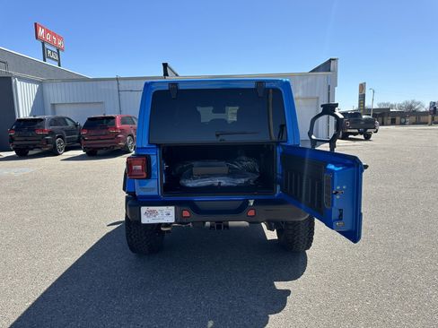 New 2024 Jeep Wrangler Unlimited Rubicon 392 image 9