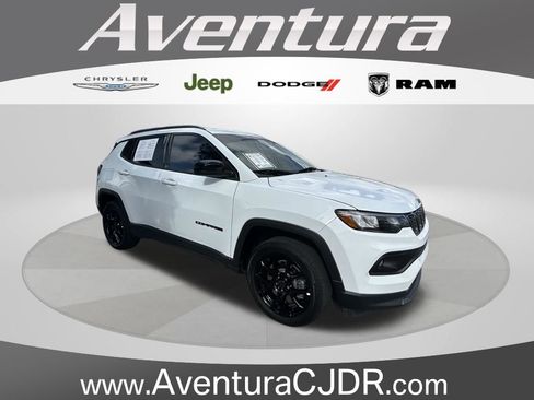 Certified 2025 Jeep Compass Latitude w/ Altitude Special Edition image 1
