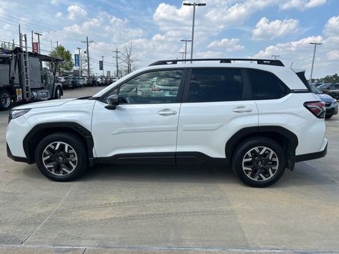 Used 2025 Subaru Forester Premium w/ Convenience Package #1 image 4