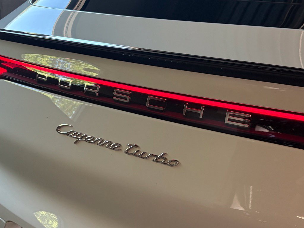 Used 2022 Porsche Cayenne Turbo AWD/4WD image 13