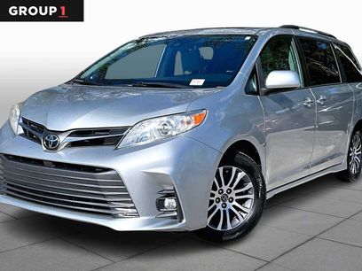 Used 2019 Toyota Sienna XLE