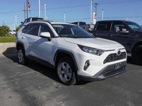 Used 2021 Toyota RAV4 XLE w/ Convenience Package AWD/4WD image 2