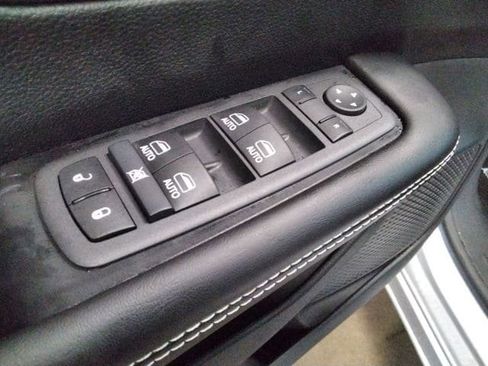 New 2026 Chrysler Pacifica Select image 32