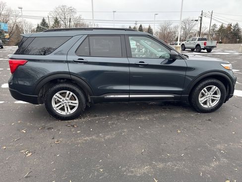 Used 2023 Ford Explorer XLT w/ Equipment Group 202A image 11
