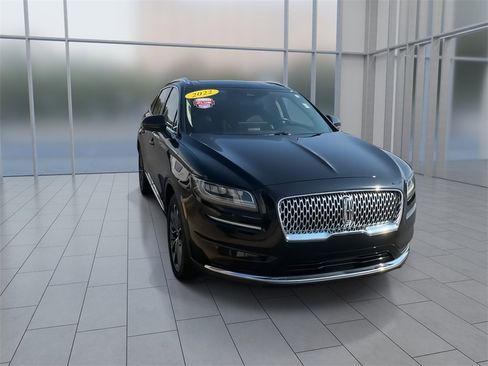 Used 2022 Lincoln Nautilus Reserve image 2